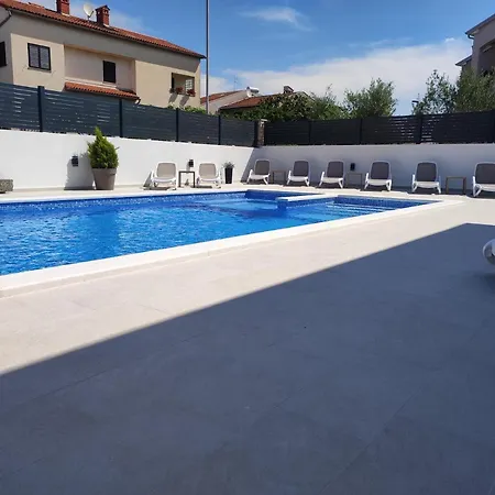 Viktor And 게스트하우스 3*