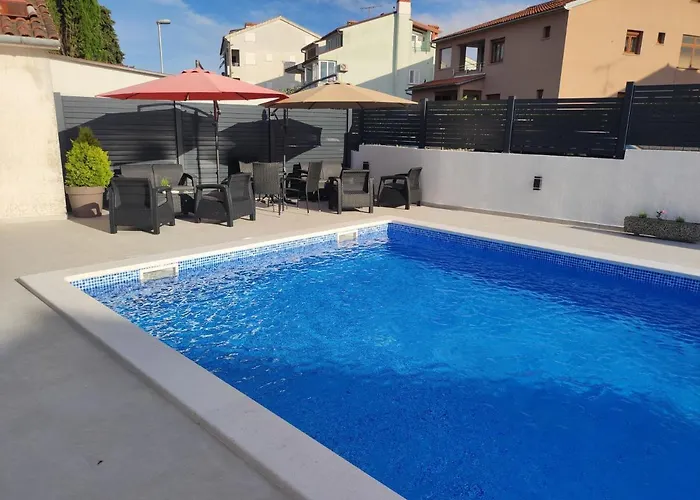 Πανσιόν Viktor And Ρόβινι