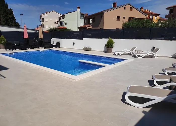 Viktor And Πανσιόν Ρόβινι