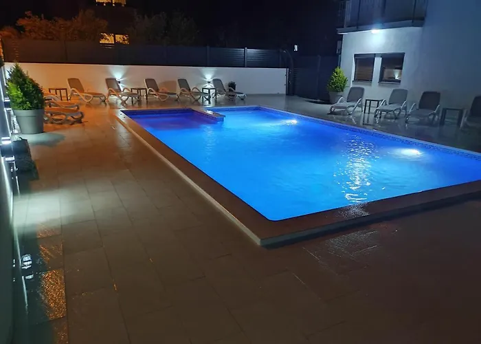 Viktor And Ρόβινι