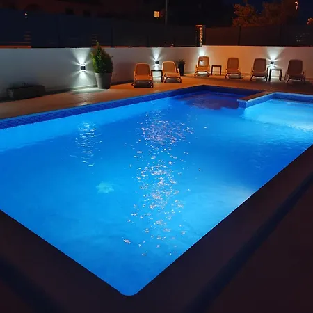 Viktor And Vendégház