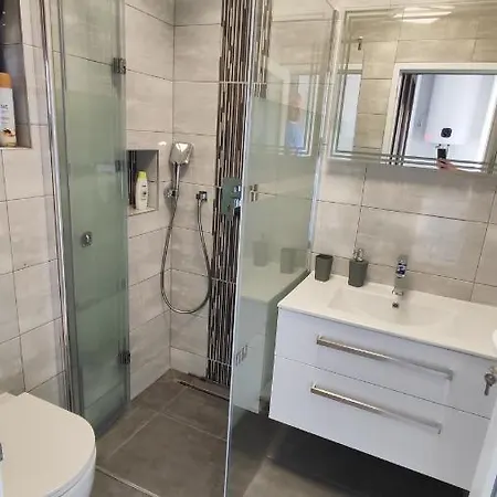 Viktor And Vendégház 3*