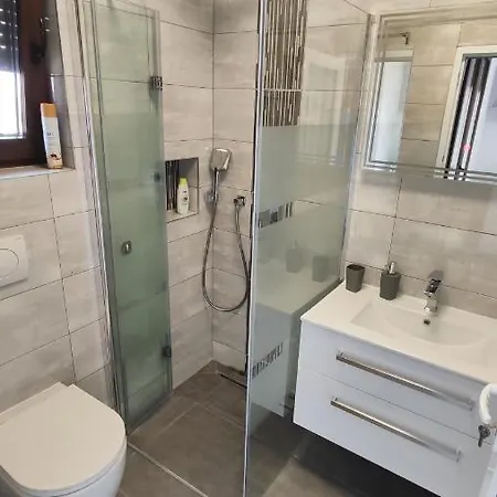 Viktor And Ровинь